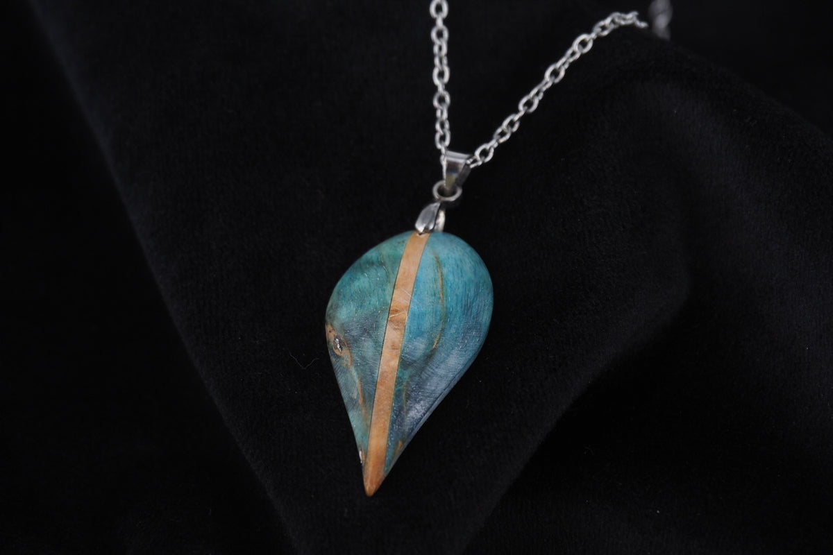 Pendentif en bois de bouleau stabilisé turquoise et beige