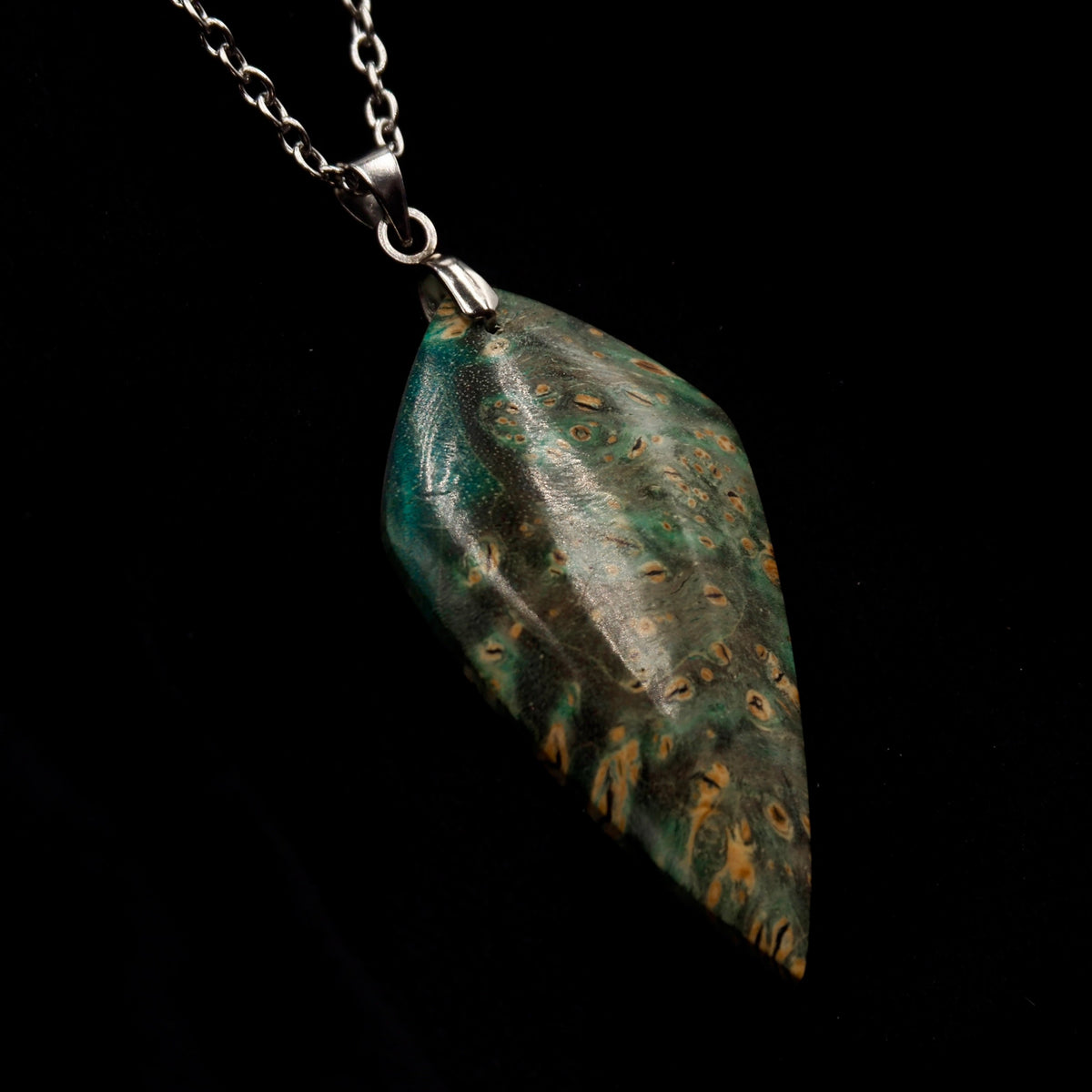 Pièce unique #40 - Pendentif en Bois de Bouleau Stabilisé