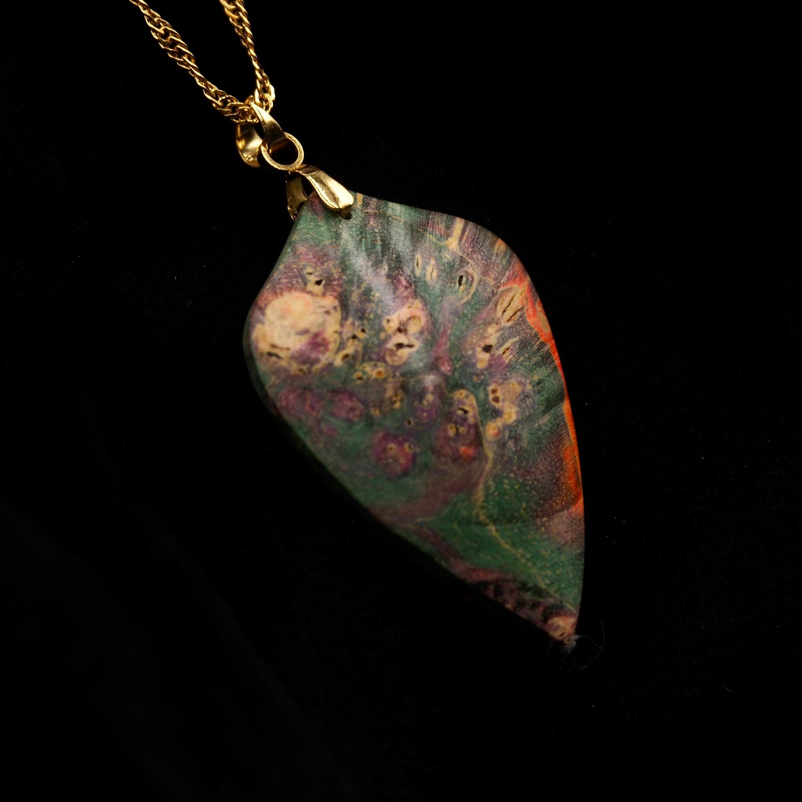 Pièce unique #42 - Pendentif en Bois de Bouleau Stabilisé
