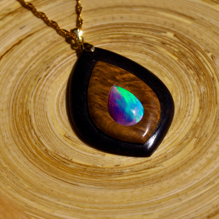 Pièce unique #46 - Pendentif en Ebene, Eucalyptus et Opale