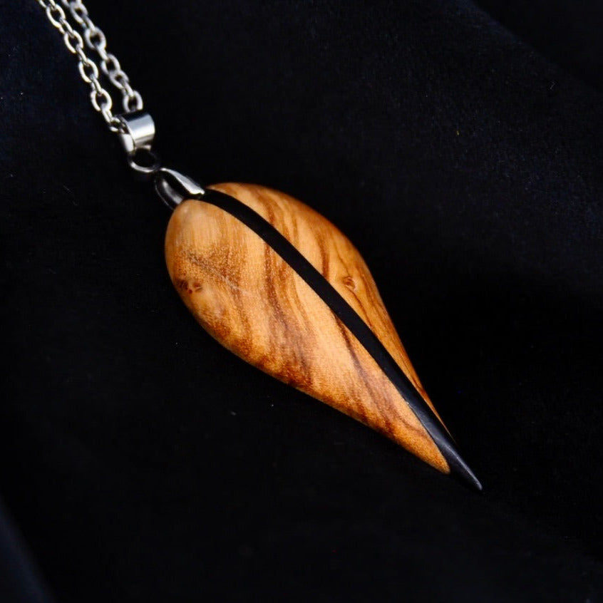 Pendentif en bois d'olivier et Ébène