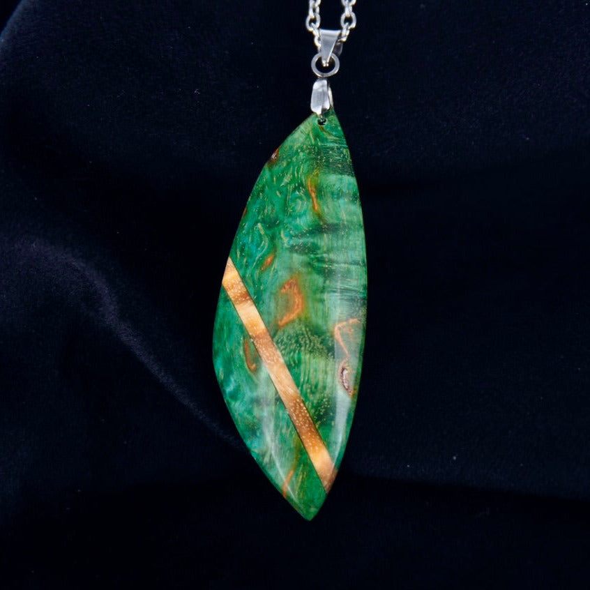 Pendentif en bois de bouleau stabilisé vert et beige