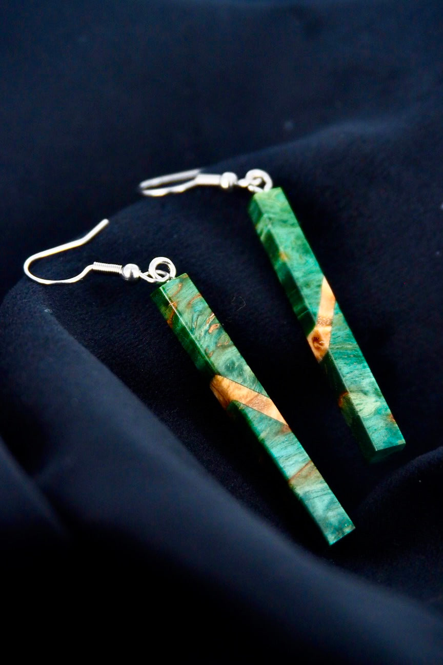 Boucles d'oreilles en bois de bouleau stabilisé vert et beige