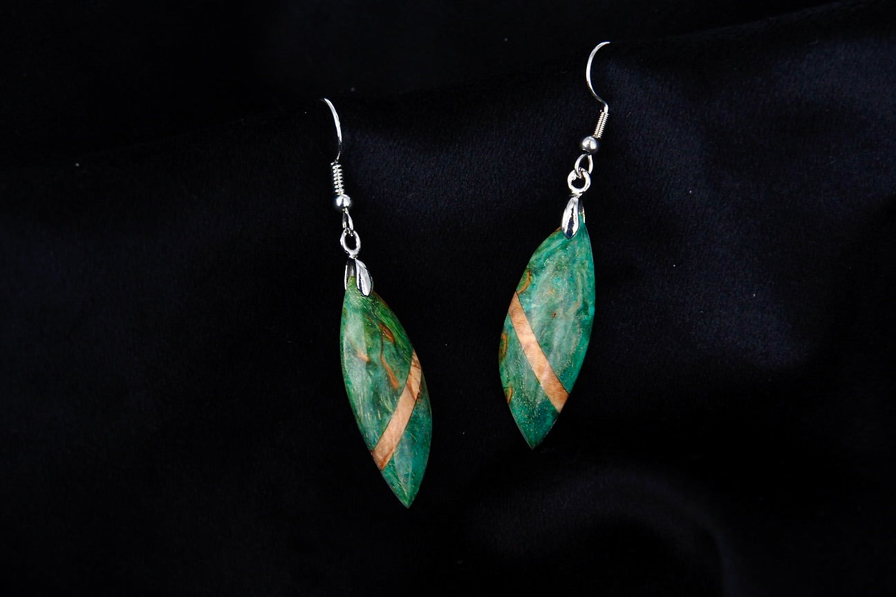 Boucles d'oreilles en bois de bouleau stabilisé vert et beige