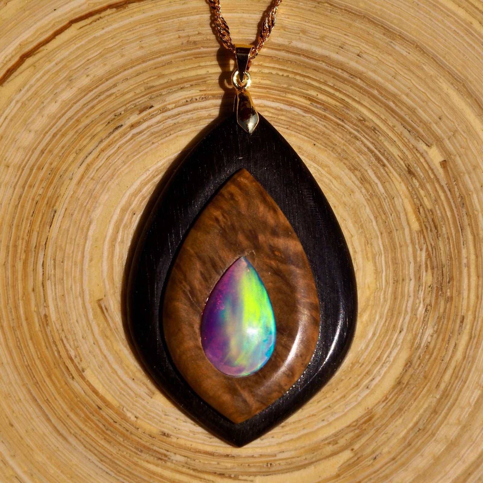 Pièce unique #46 - Pendentif en Ebene, Eucalyptus et Opale