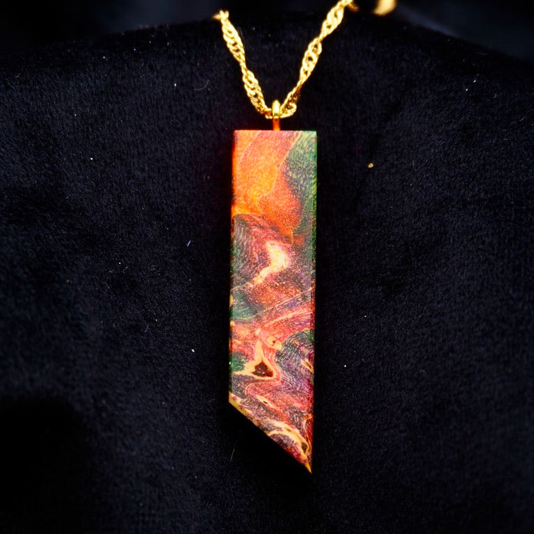 Pièce unique #55- Pendentif en Bois de Bouleau Stabilisé