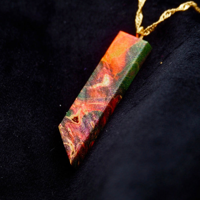 Pièce unique #55- Pendentif en Bois de Bouleau Stabilisé