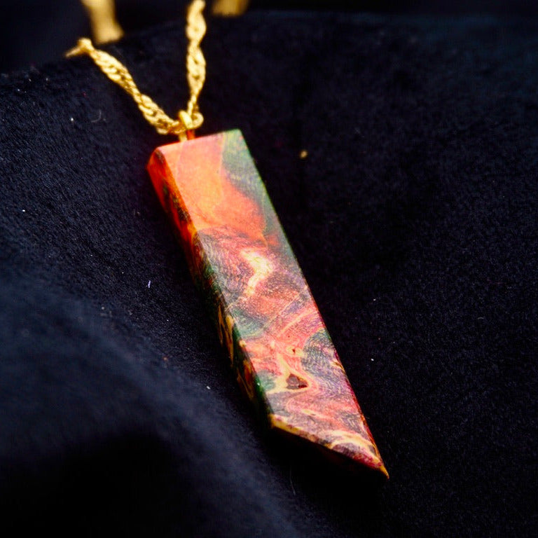 Pièce unique #55- Pendentif en Bois de Bouleau Stabilisé
