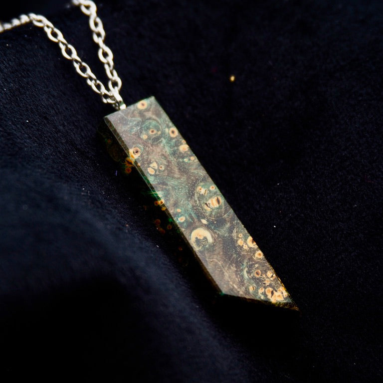 Pièce unique #47 - Pendentif en Bois de Bouleau Stabilisé