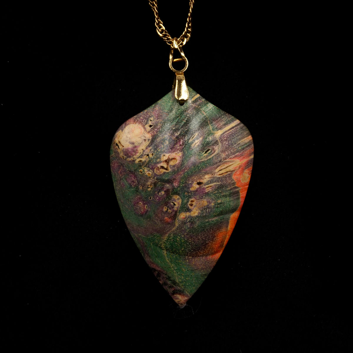Pièce unique #42 - Pendentif en Bois de Bouleau Stabilisé