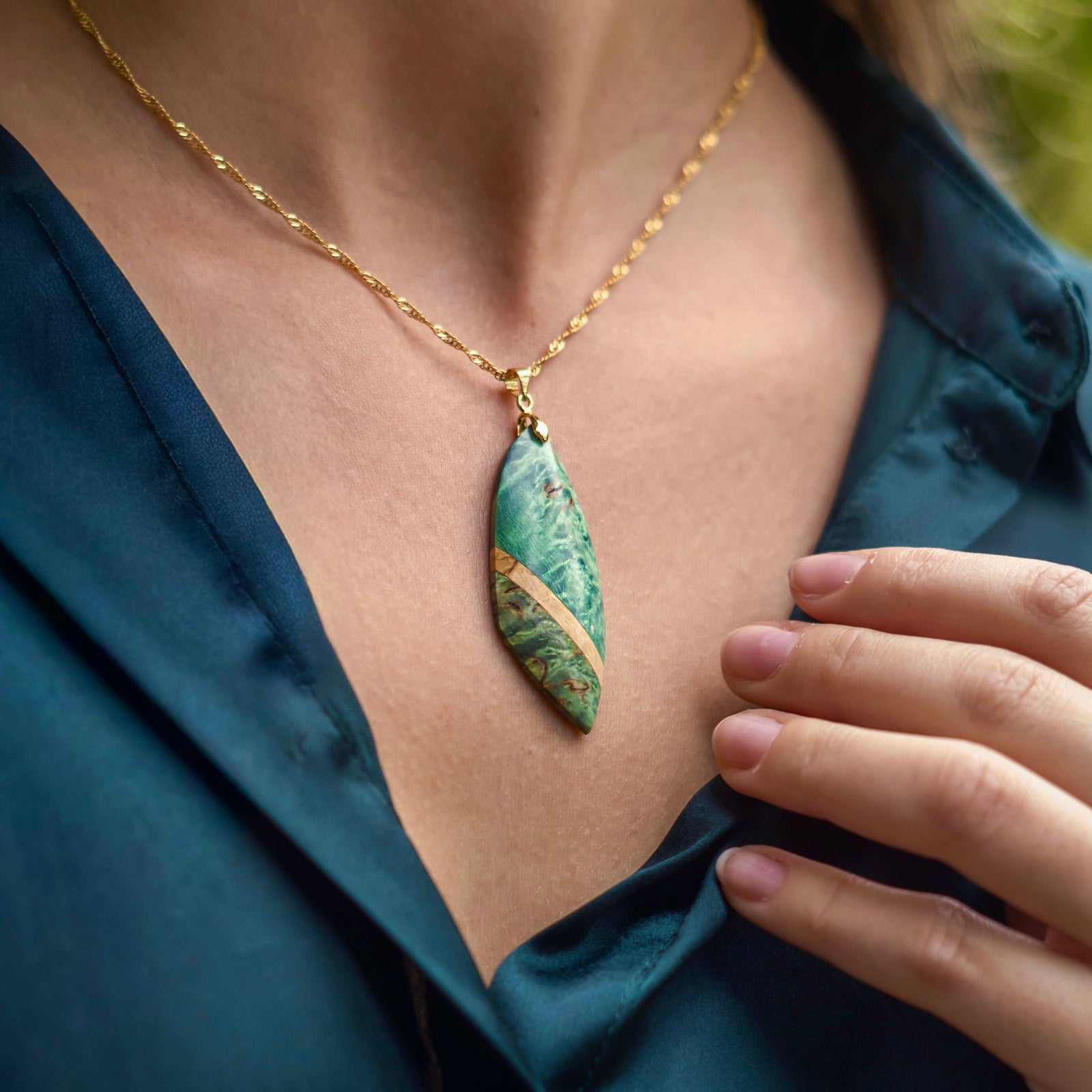 Pendant with Green and beige stabilised birch Wood