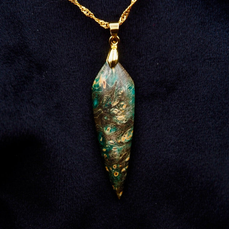 Pièce unique #56- Pendentif en Bois de Bouleau Stabilisé