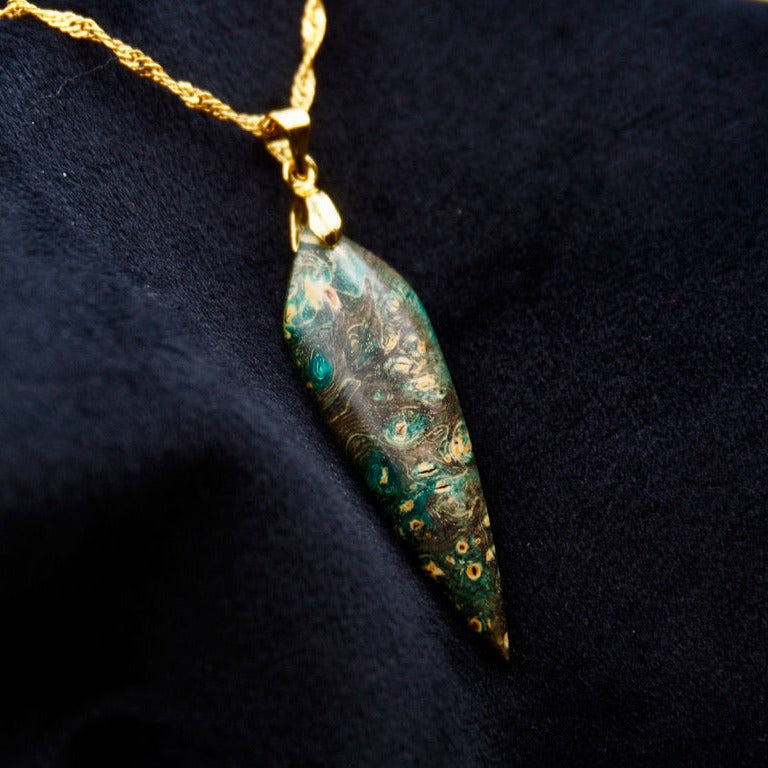 Pièce unique #56- Pendentif en Bois de Bouleau Stabilisé