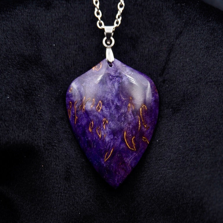 Pièce unique #48- Pendentif en Bois de Bouleau Stabilisé