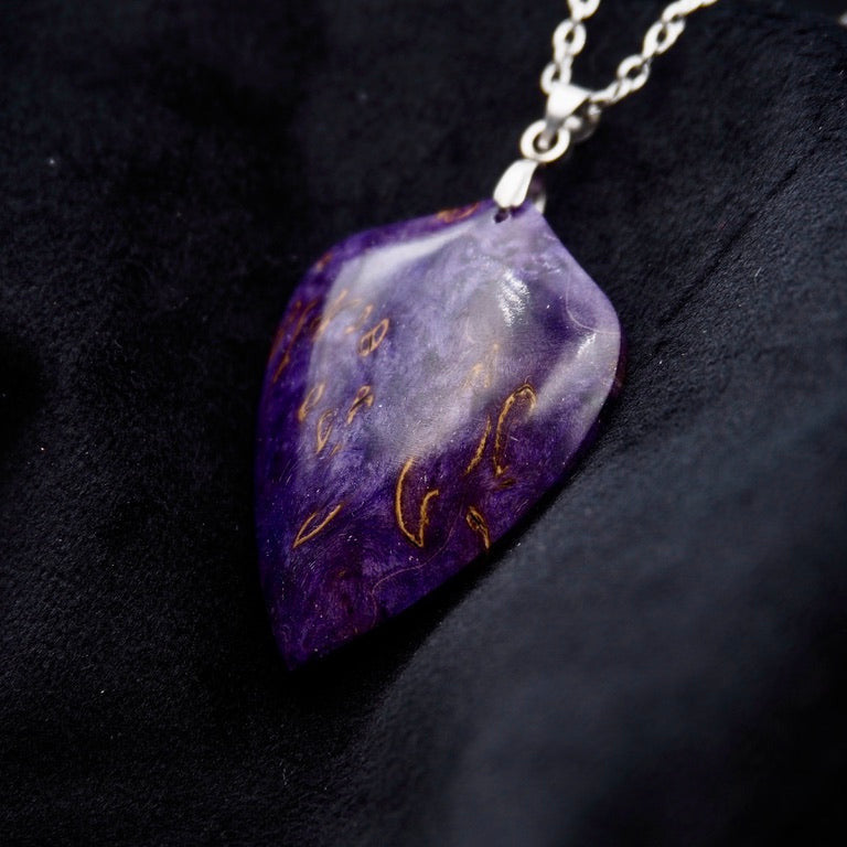 Pièce unique #48- Pendentif en Bois de Bouleau Stabilisé