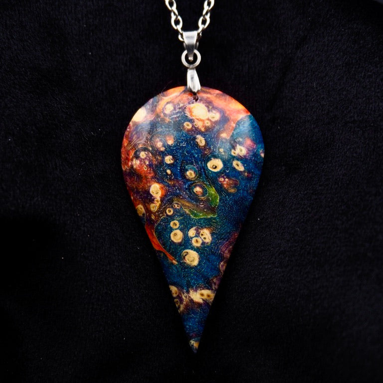 Pièce unique #49- Pendentif en Bois de Bouleau Stabilisé