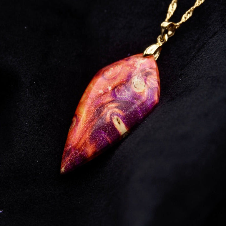 Pièce unique #50- Pendentif en Bois de Bouleau Stabilisé