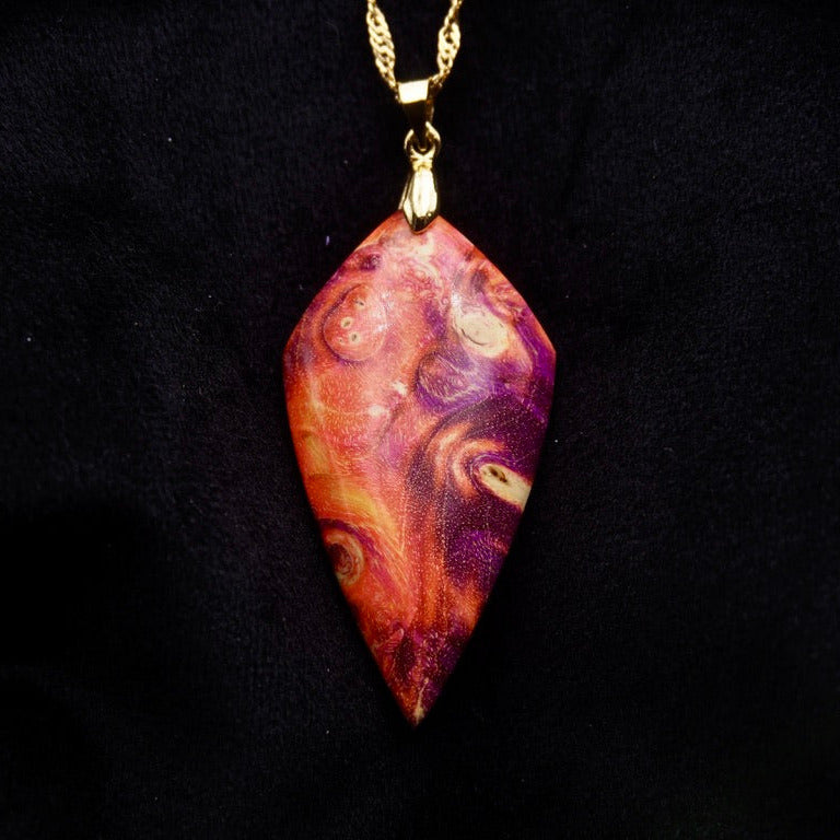 Pièce unique #50- Pendentif en Bois de Bouleau Stabilisé