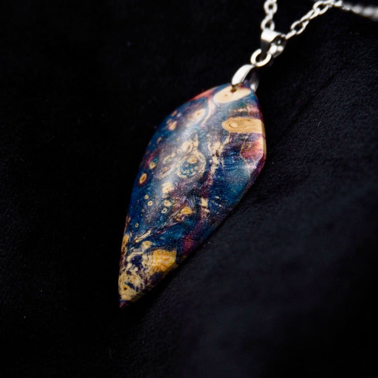 Pièce unique #57- Pendentif en Bois de Bouleau Stabilisé