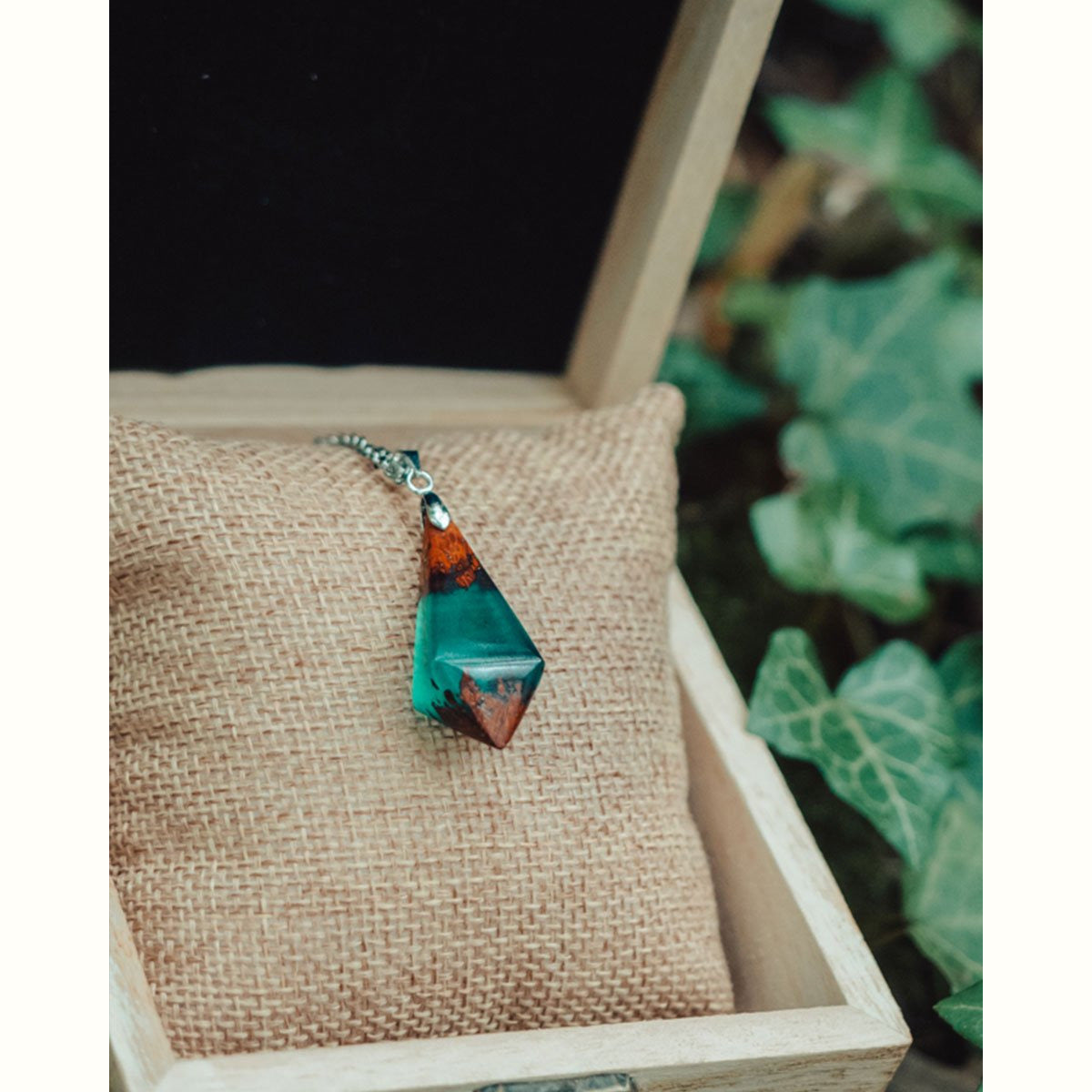 Pendentif en bois de padouk