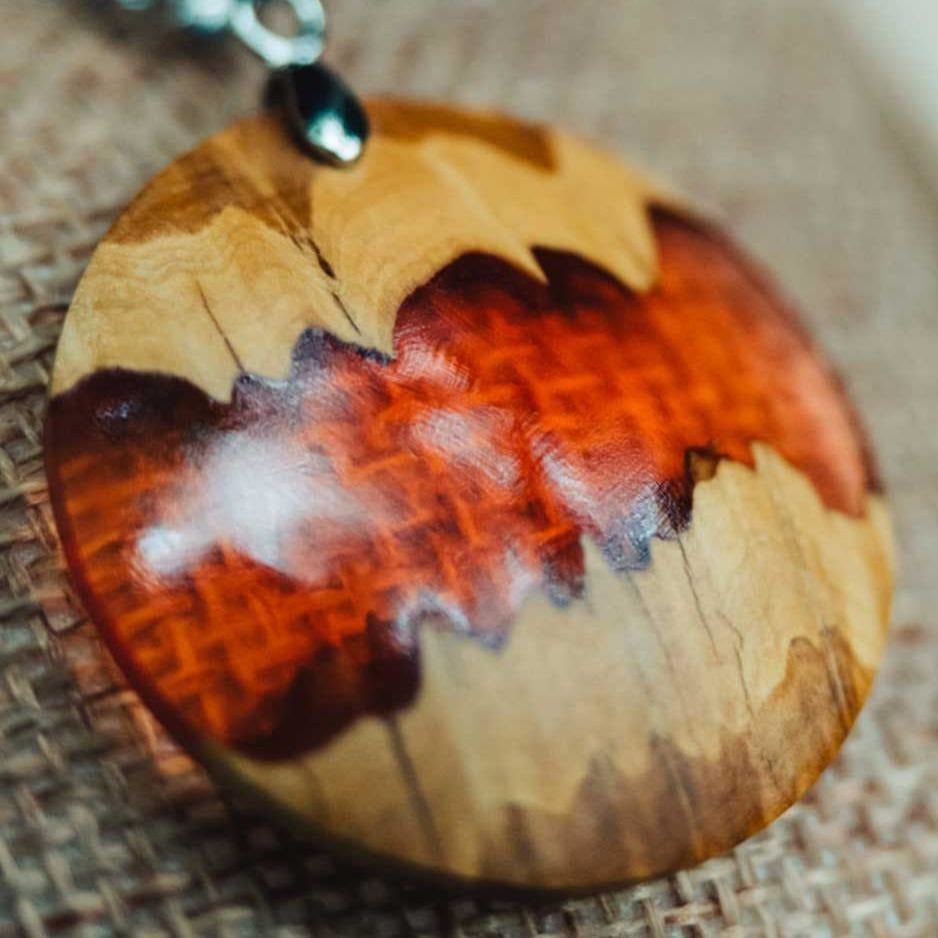 Pendentif en loupe d'eucalyptus - Rouge
