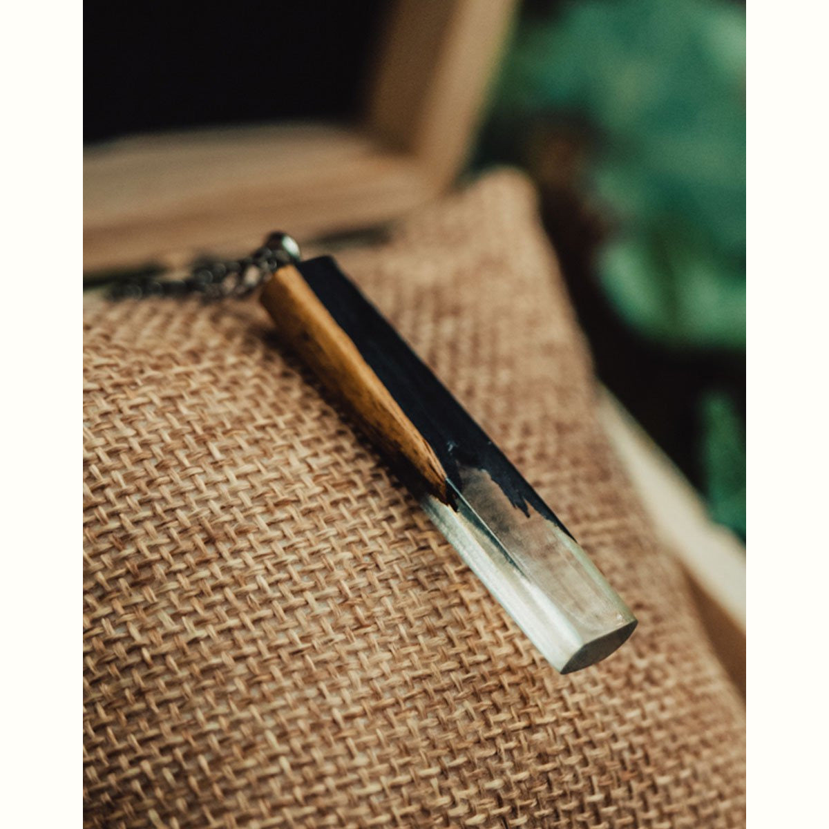 Pendentif en bois d'ébène