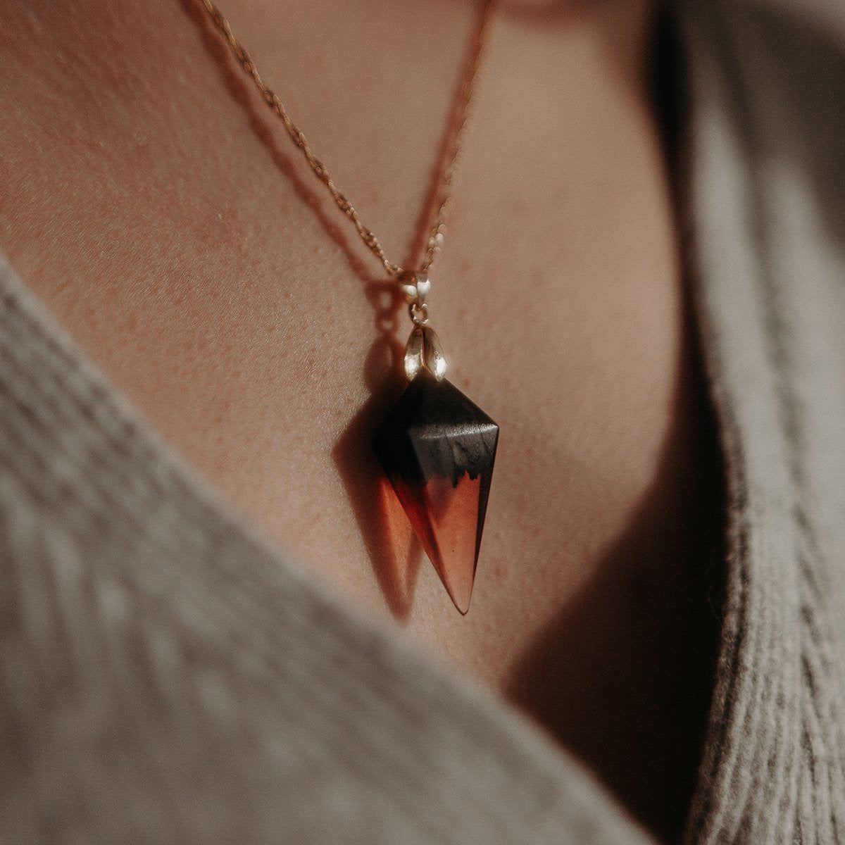 Pendentif en ébène