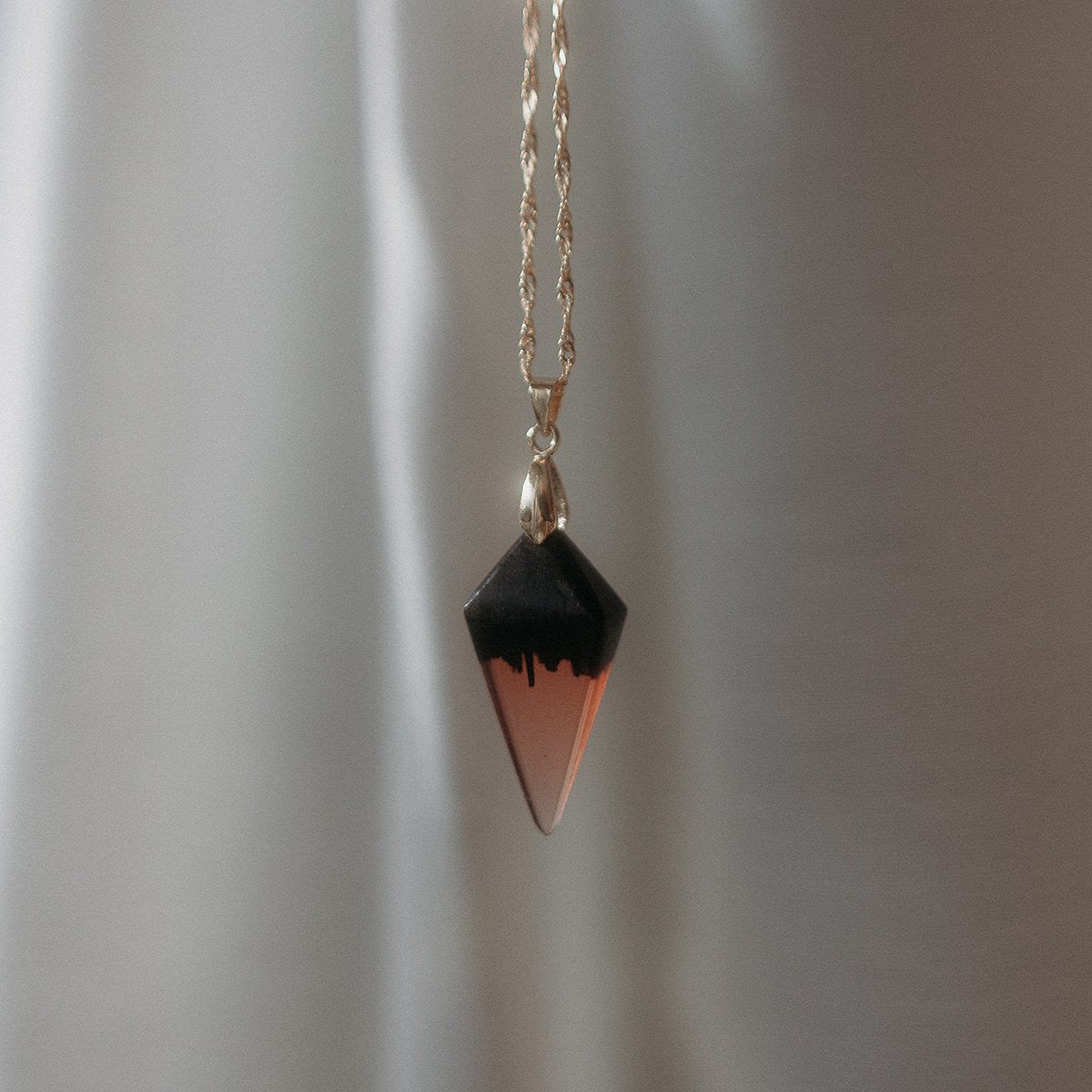 Pendentif en ébène