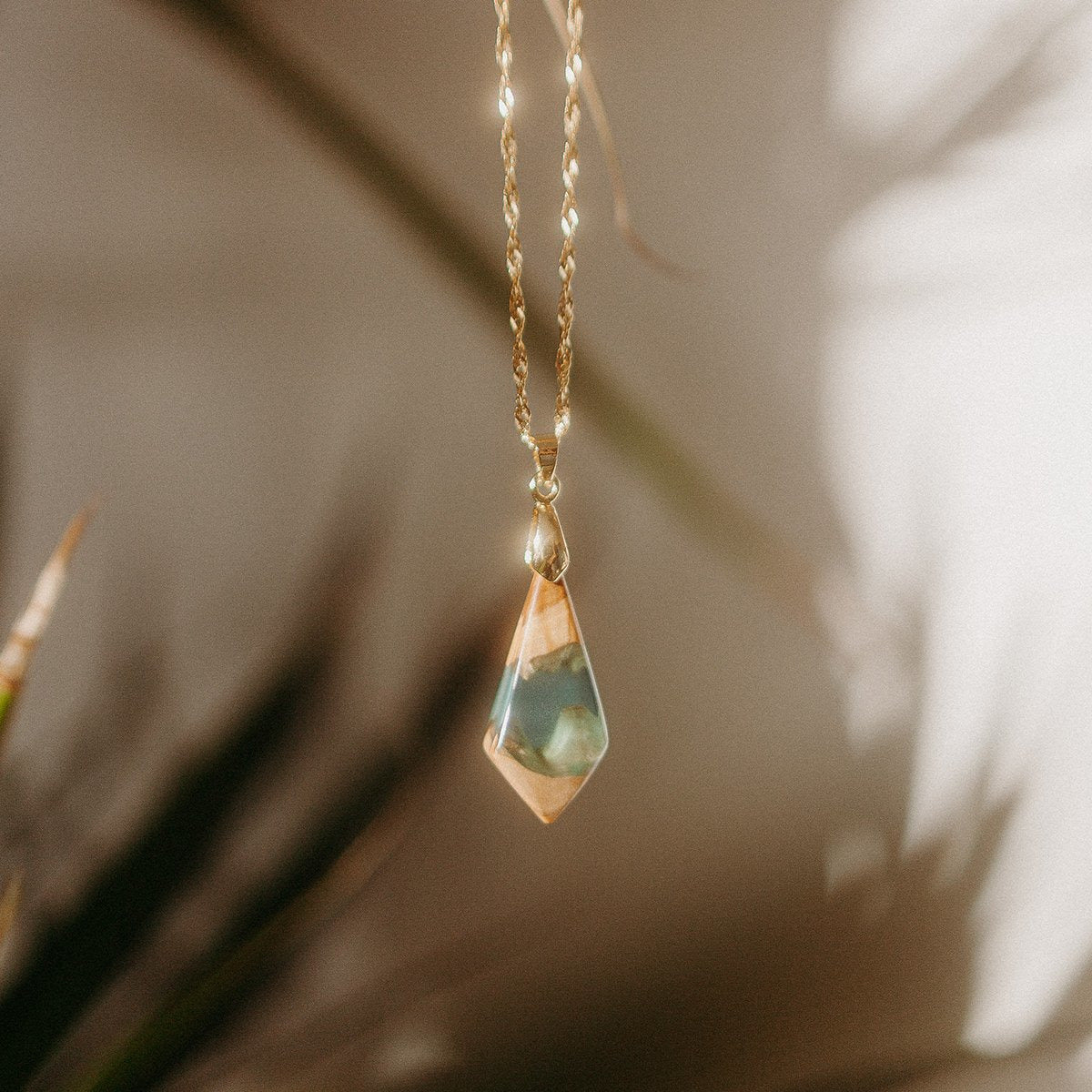 Pendentif en loupe d'eucalyptus