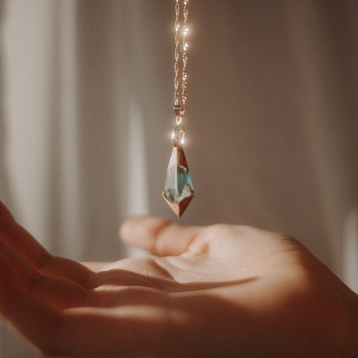 Pendentif en loupe d'eucalyptus