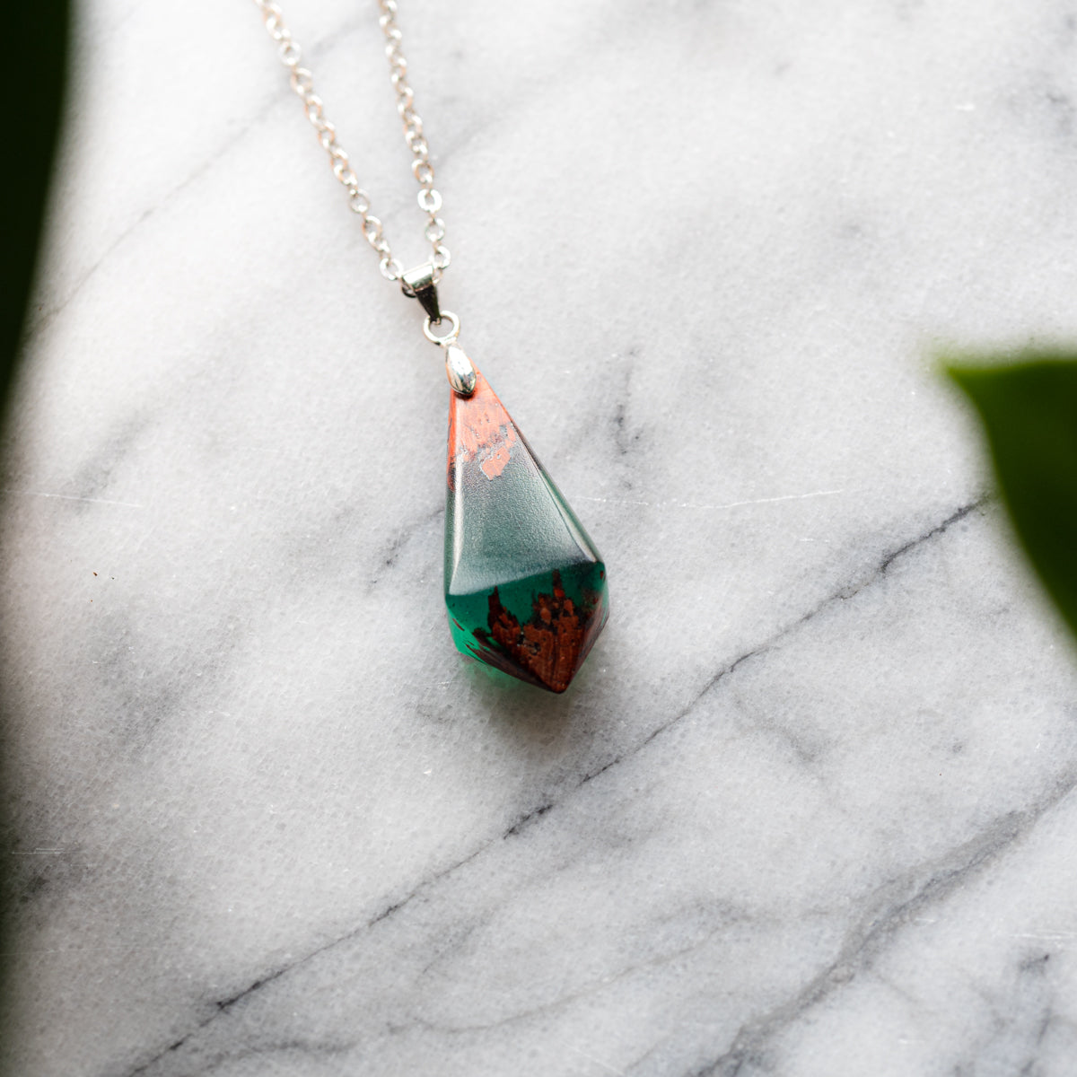 Pendentif en bois de padouk